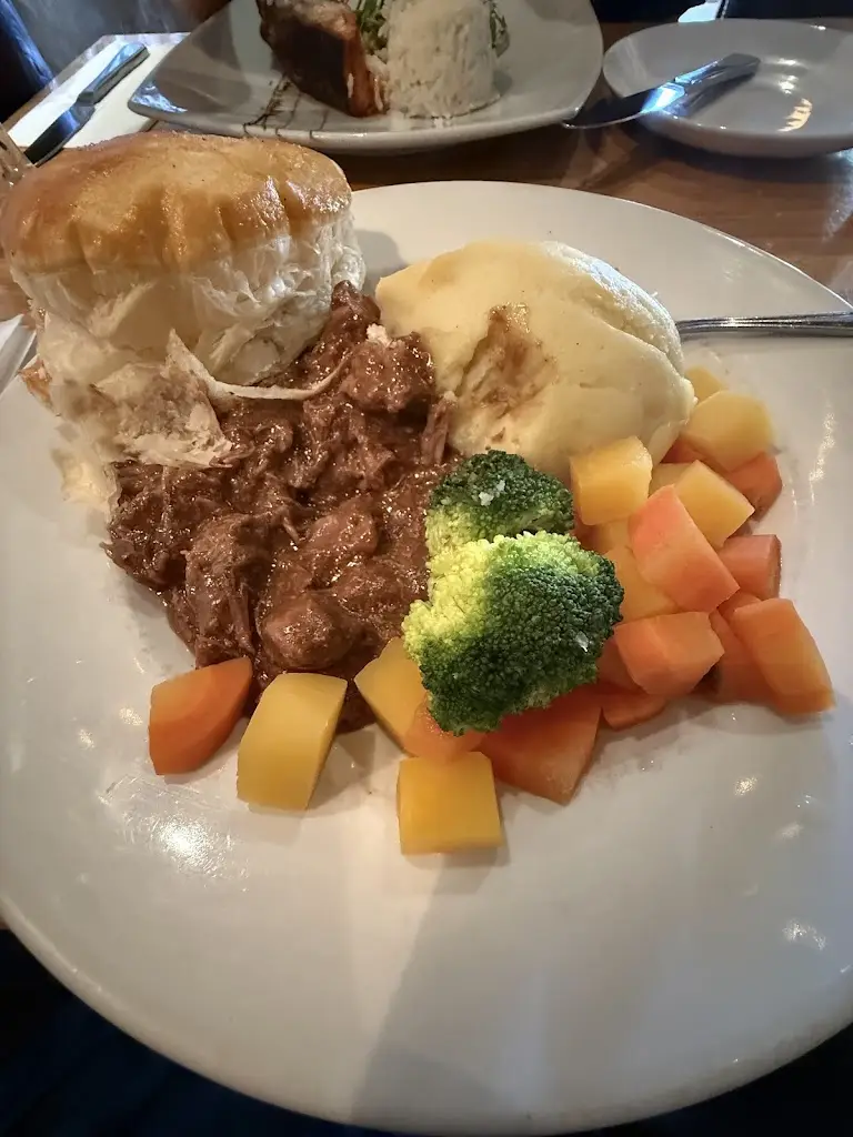 Travis Harris_The Birds & Bees_Bridge of Weir_recensione