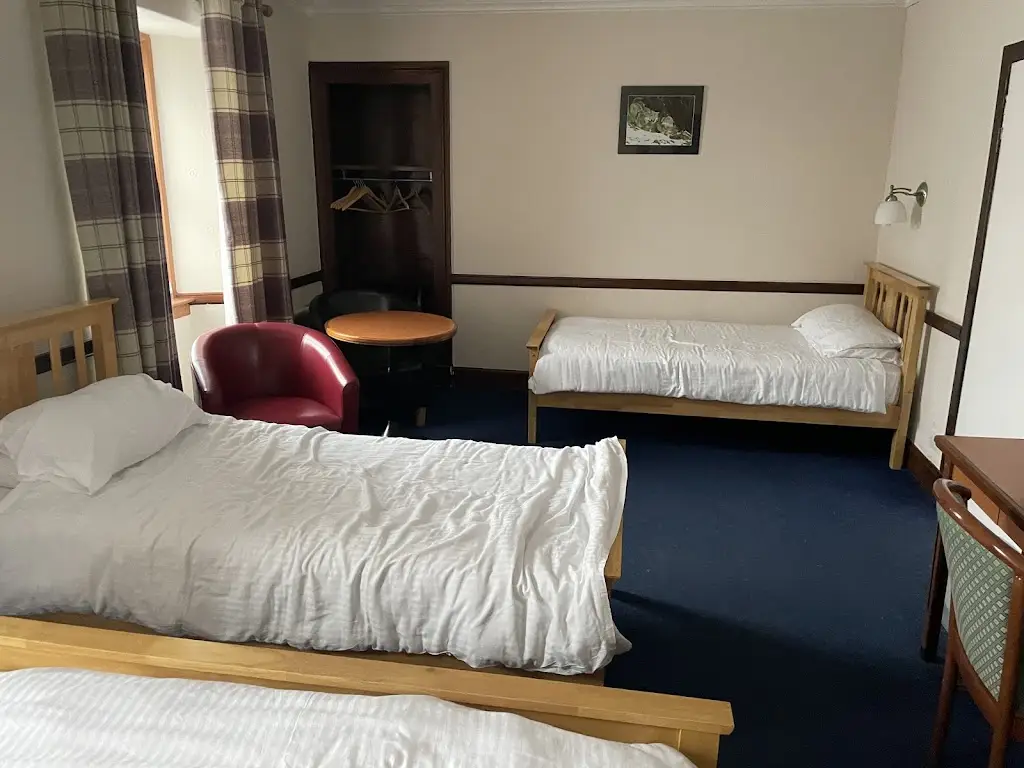 V NM_Sutherland Inn_Brora_review