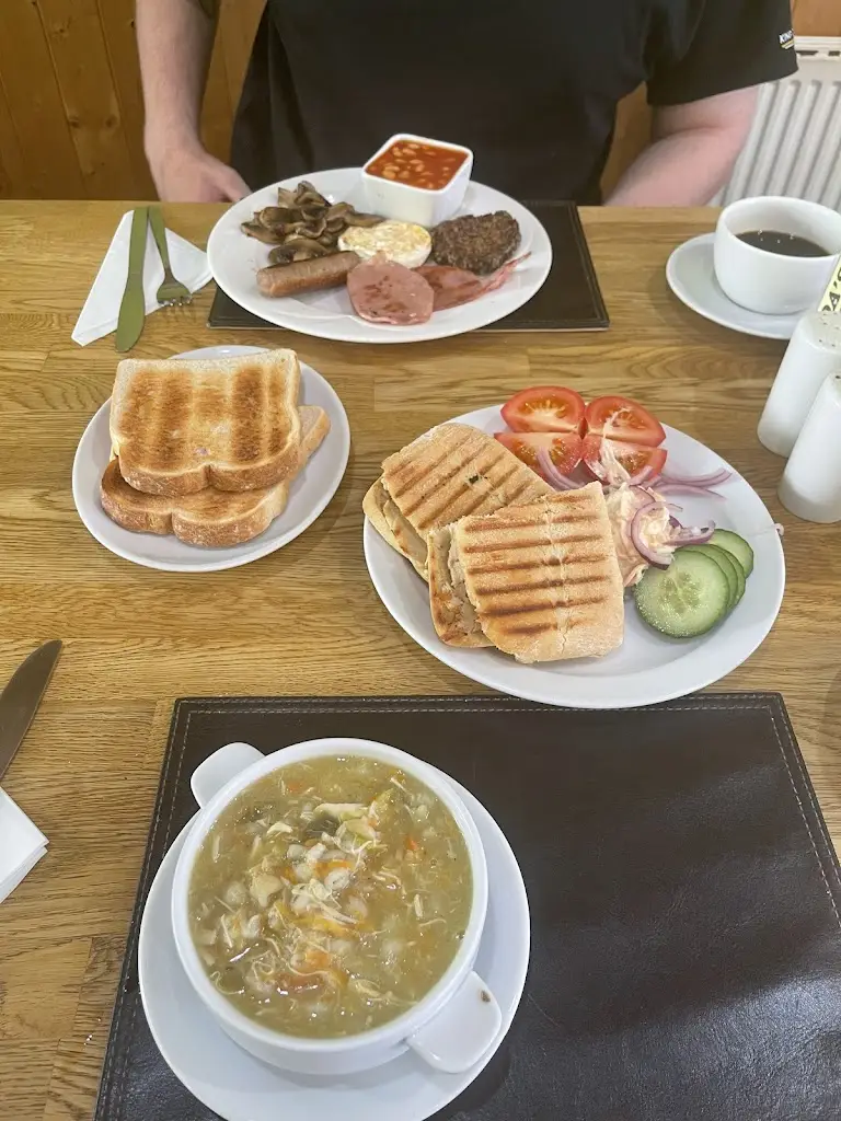 Frances Zhao_Linda's_Brora_review