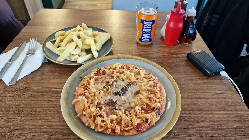 Mark Carnochan_Corvi's_Bo’ness_review