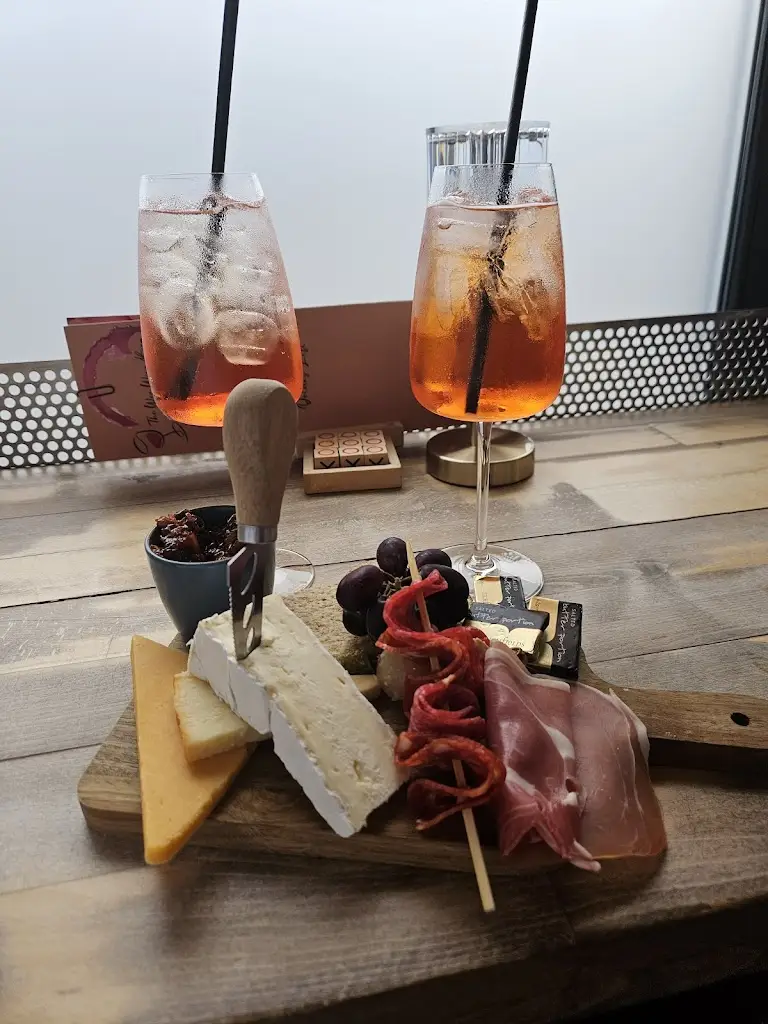 The Wee Wine Bar_Bo’ness_slider_image_3