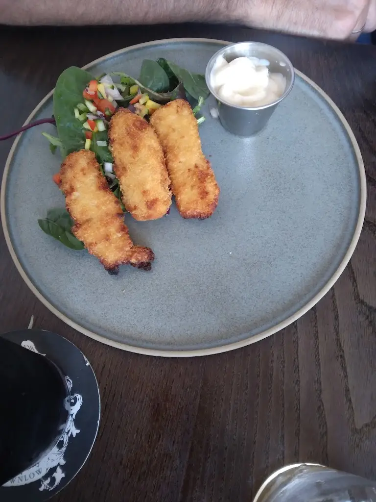 Elizabeth Buckley_The Brownlow Inn_Biddulph_review