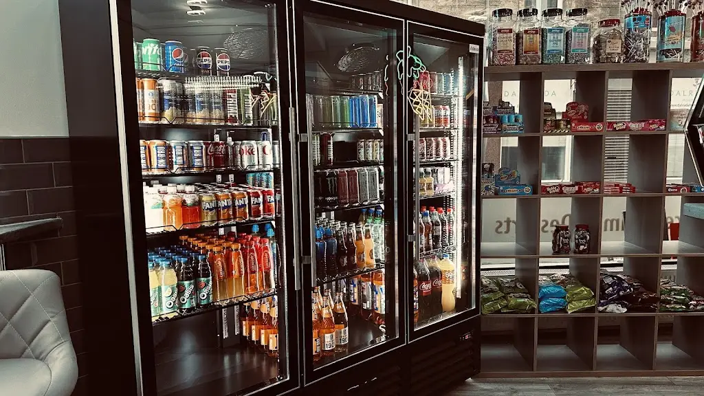 GARY A WALES_Simply Treatz_Bo’ness_review