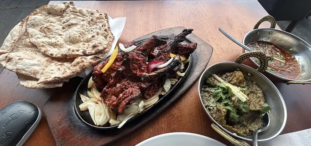 Richard Bilton_Delhi's Winter_Bo’ness_review