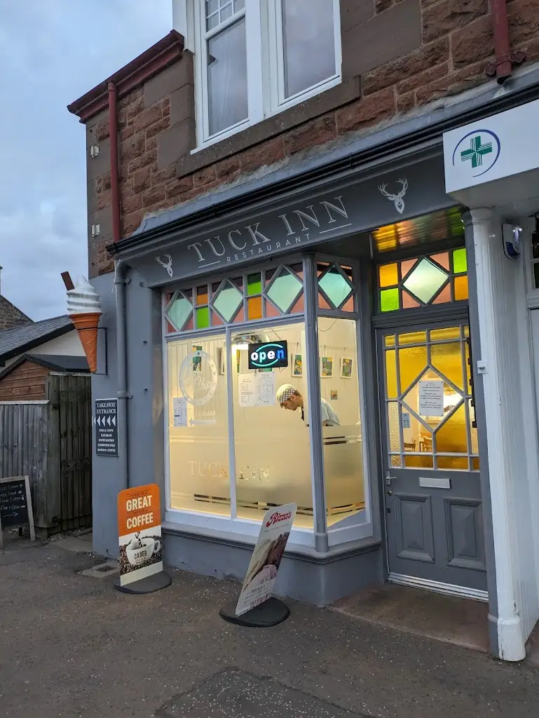 Emil Akhadov_The Tuck Inn_Brechin_review