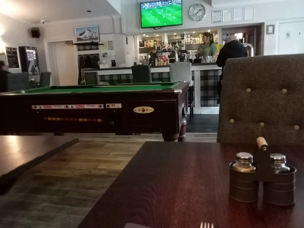 Ollie_Wellesley Inn_Buckhaven_review