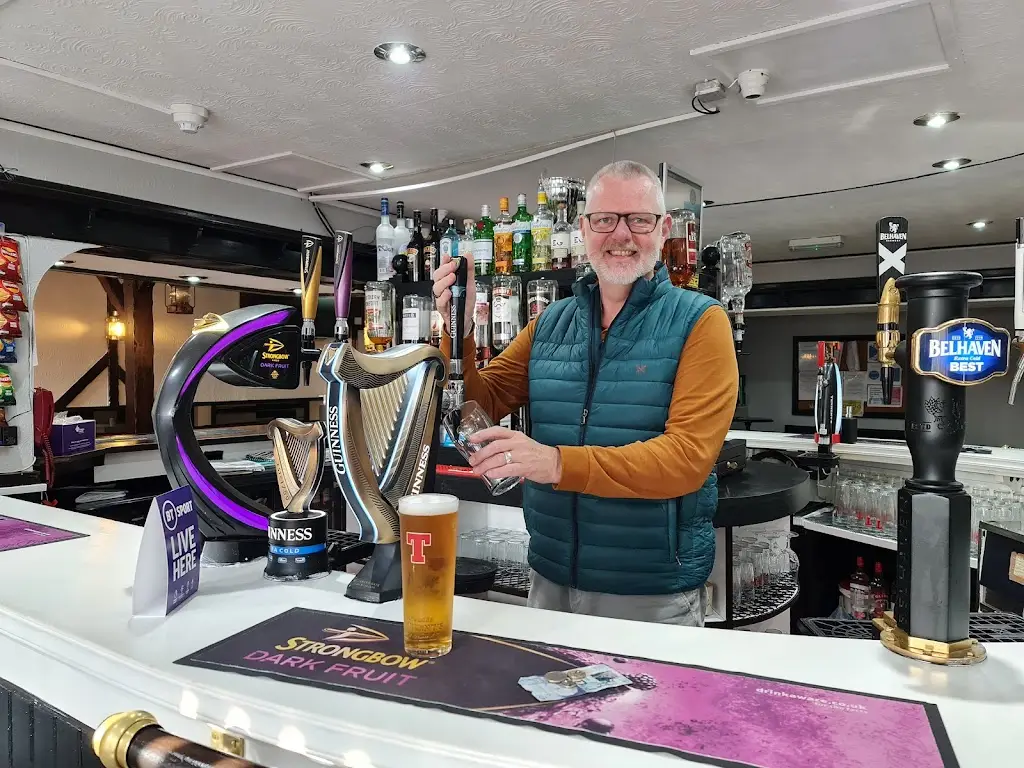 Martin Rawsthorne_Burts Bar_Buckhaven_review