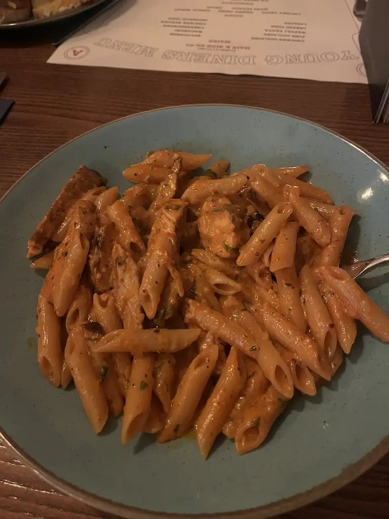 Georgia Deane_The Avenue Bar & Restaurant_Bishopbriggs_review