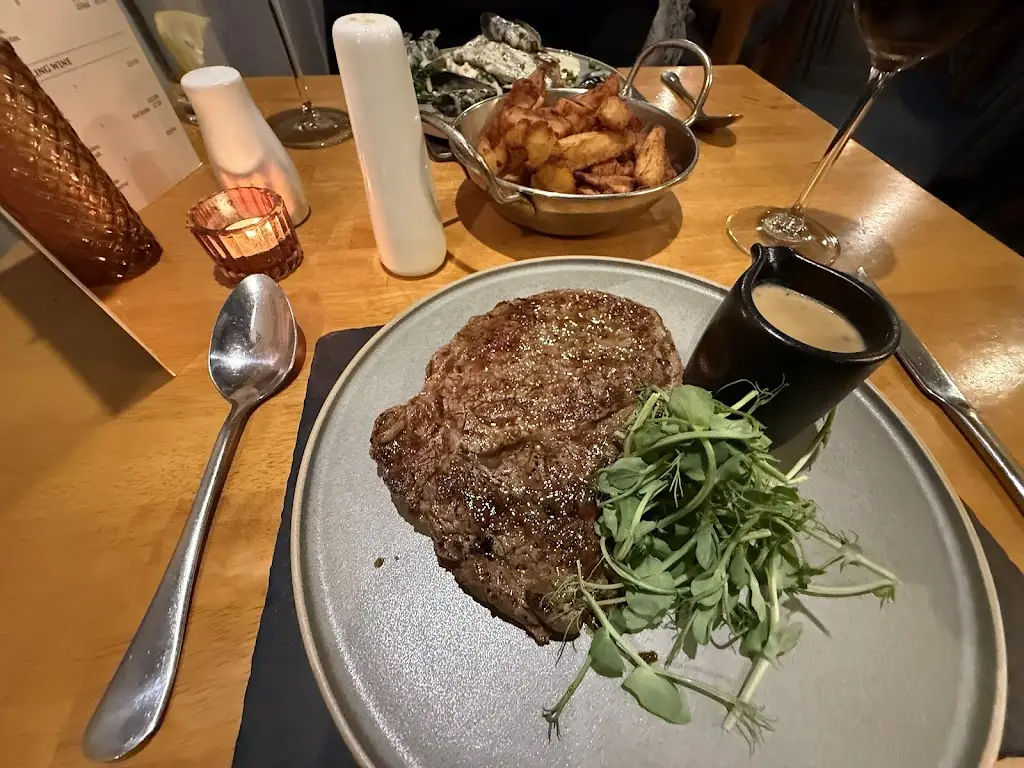 Iain Hodgman_The Blue Bells_Billingham_review