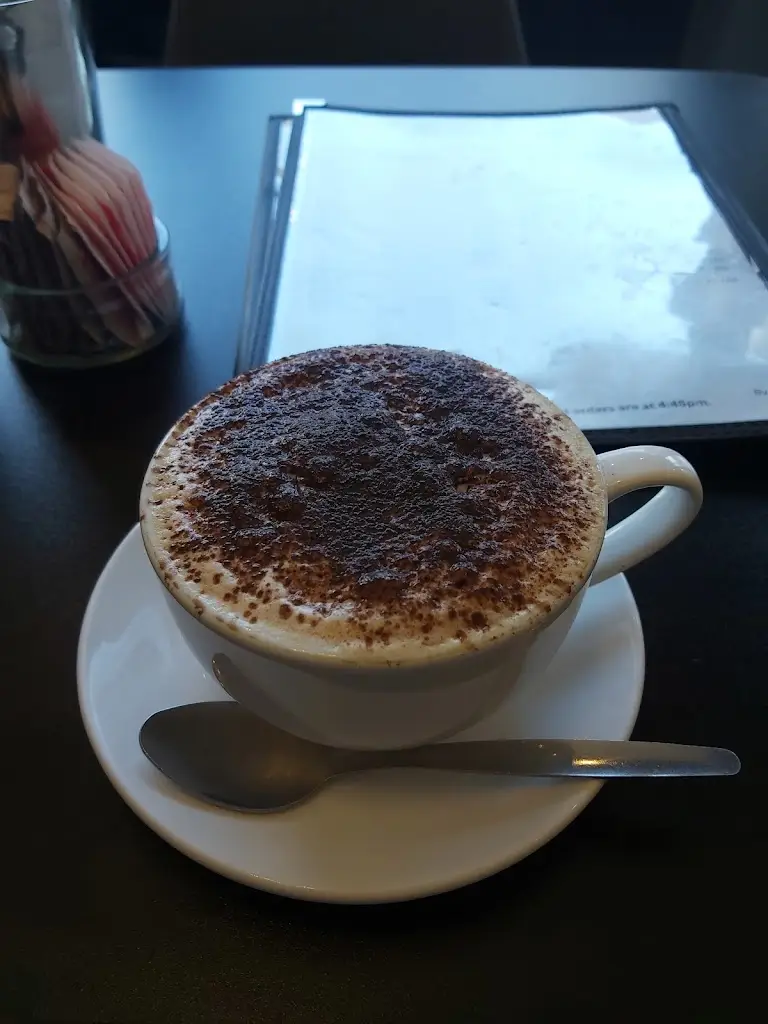 Moon Light_The Briggs Cafe_Bishopbriggs_review
