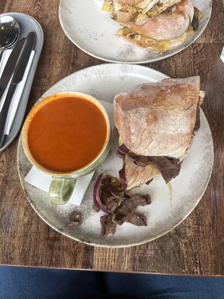 Nicola Bennett_Ronzio_Bishopbriggs_review