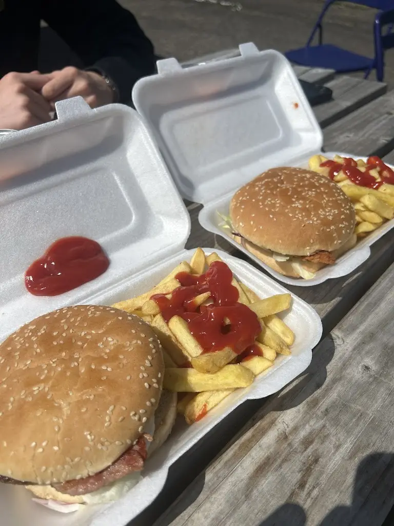 Jonathan Morgan_The Hungry Point_Bishopbriggs_recensione