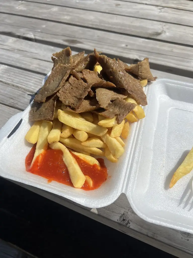 The Hungry Point_Bishopbriggs_slider_image_2