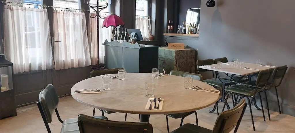 Berglas71_One One Four_Burntisland_review