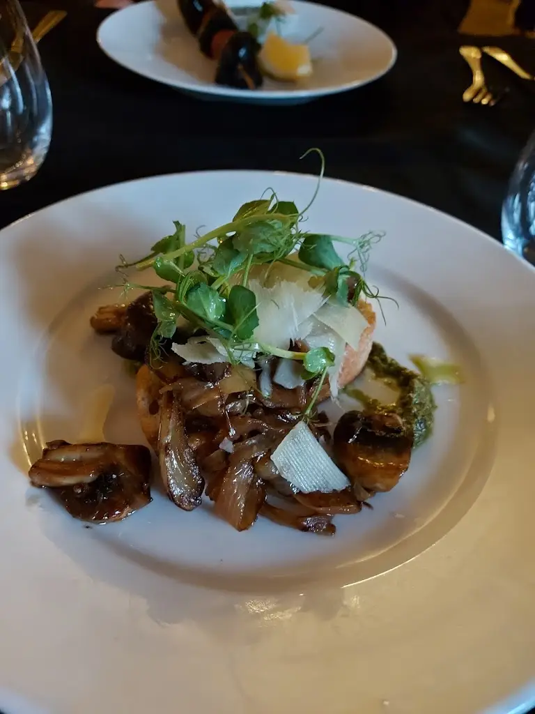 Pamela Menzies_The Ship Restaurant_Burntisland_review