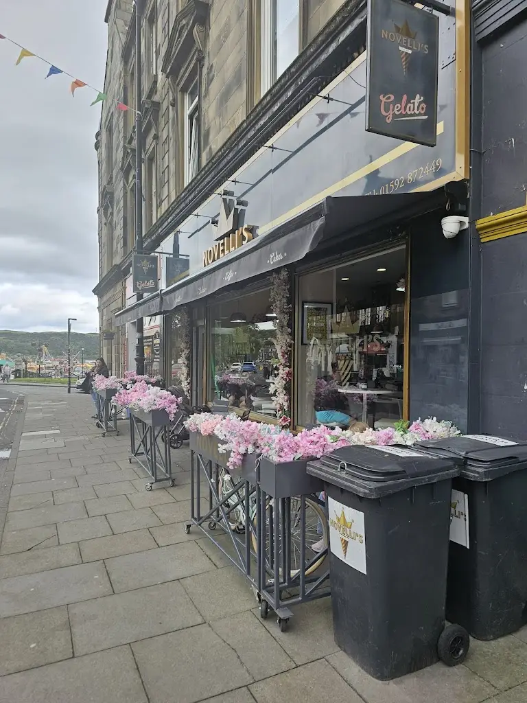 Nicole Kelly_Novelli's_Burntisland_review