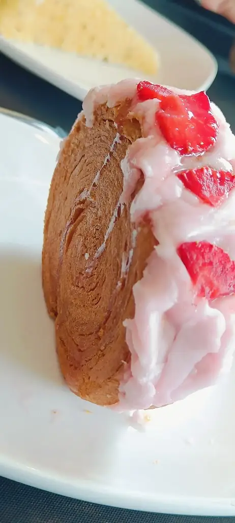 Giles Batchelor_Dnisi_Cairnryan_review