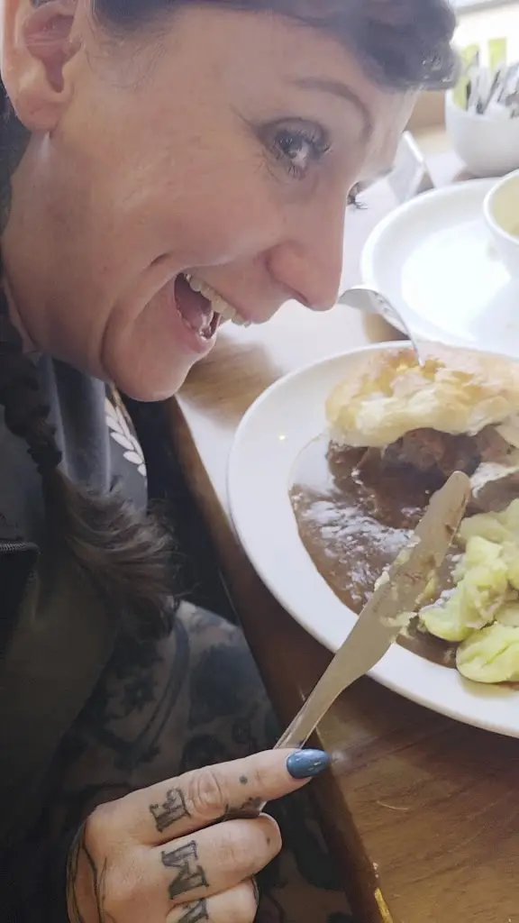 rebecca curren_Puddingstone Place_Callander_reseña