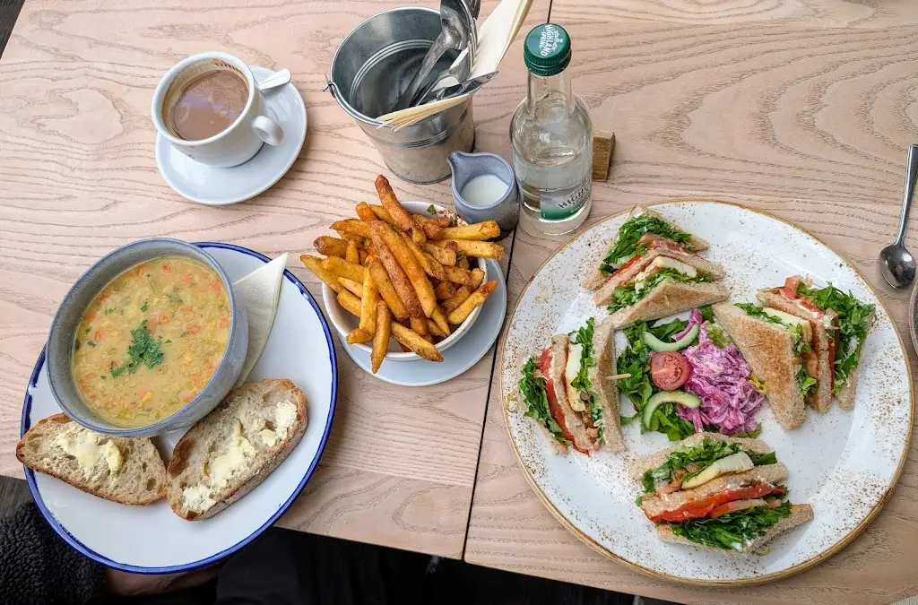 Pippa Plevin_Atrium Cafe Restaurant_Callander_review