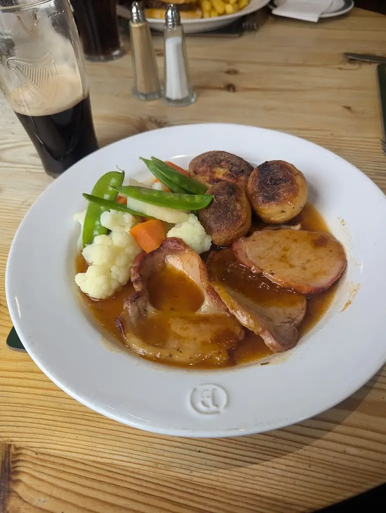 Cameron Law_The Lade Inn_Callander_review