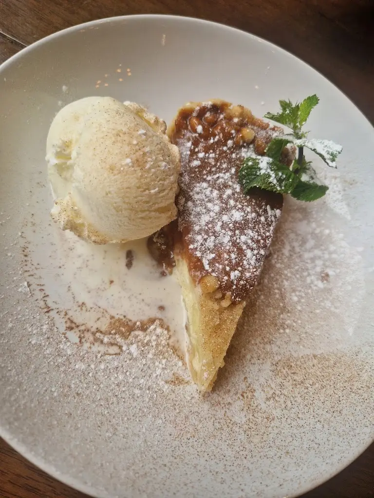 Julia ann Mason_The Riverside Inn_Callander_review