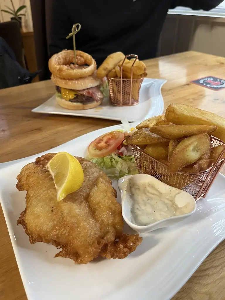 AiNe eNiA_The Back Bar, Callander UK_Callander_review