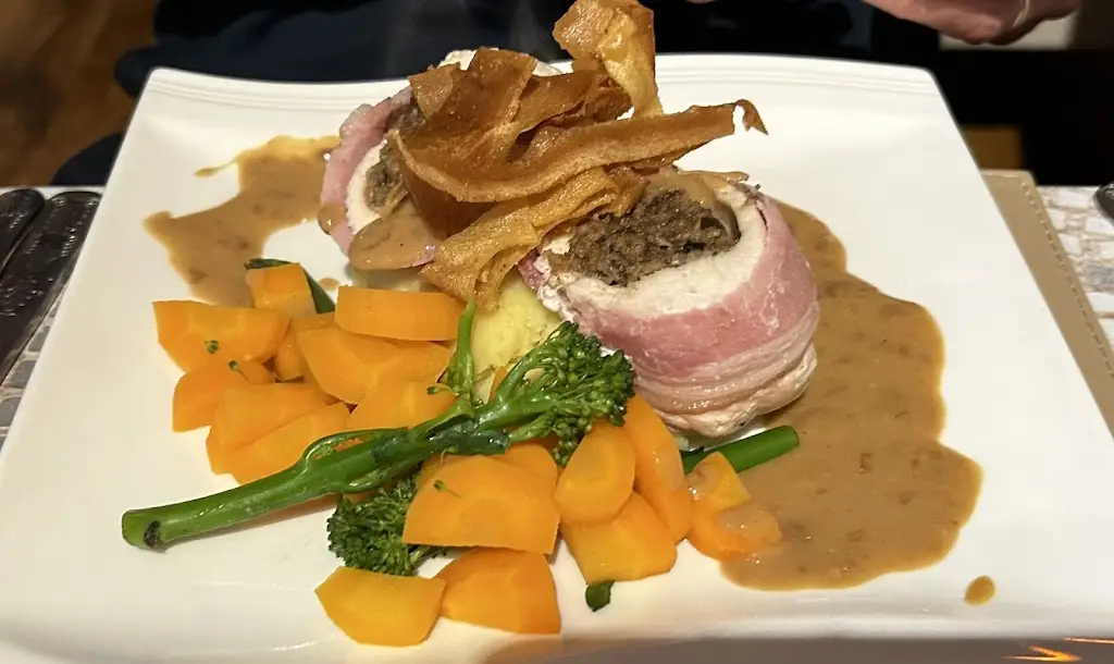 Darryl Mackie_Greg’s Bistro_Callander_review