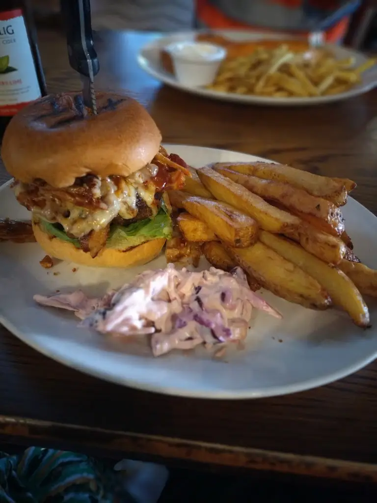 sam slack_The Lion Sports Bar & Grill_Billingham_review