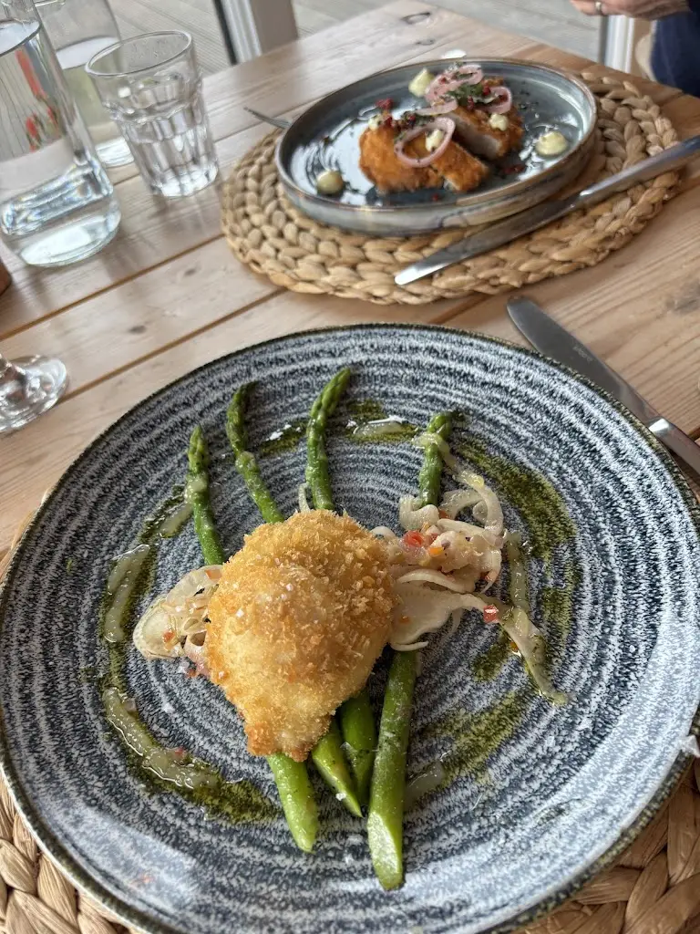 Gemma Leah_Venachar Lochside Restaurant, Sauna & Weddings_Callander_review