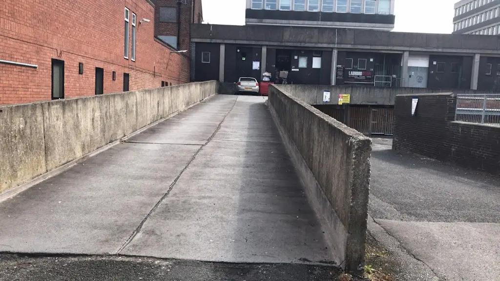 Li Wah_Billingham_slider_image_3