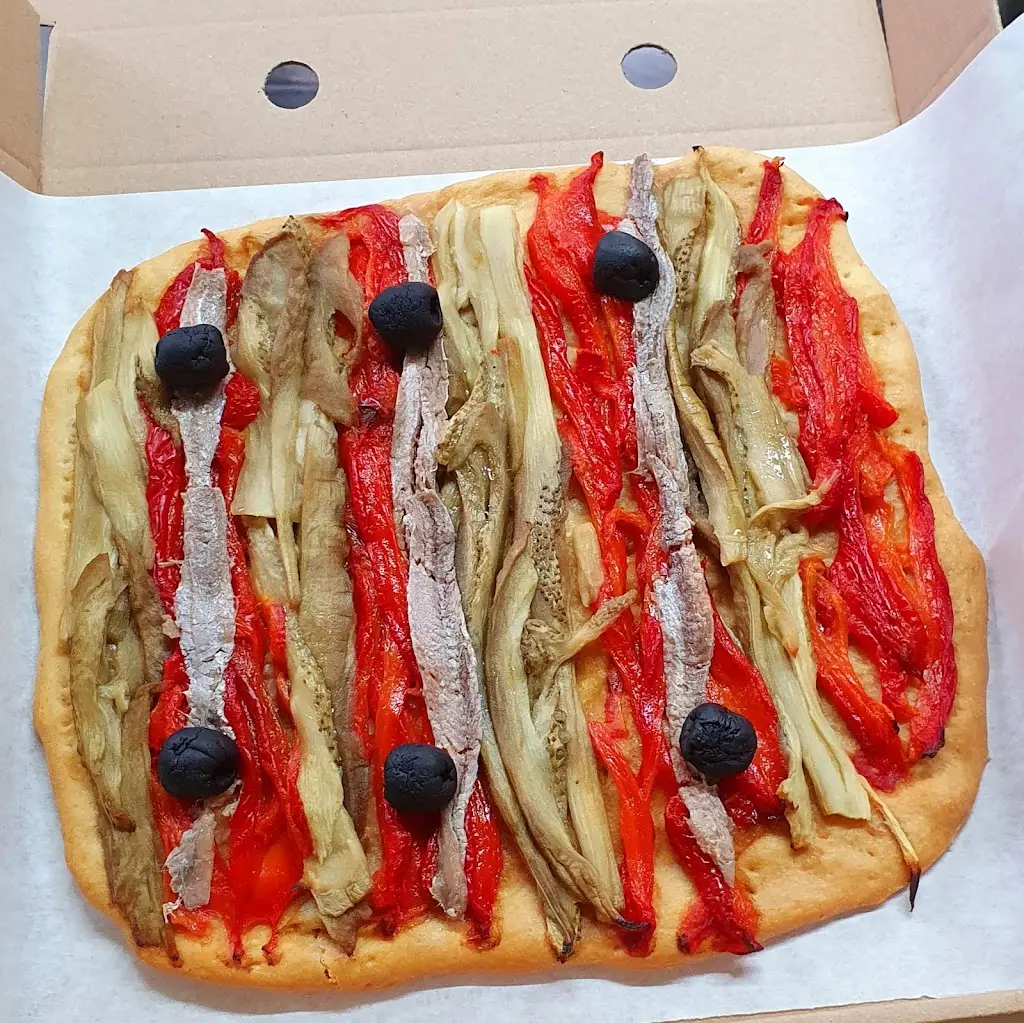 The Wee Honey Bee_Chapelhall_slider_image_3