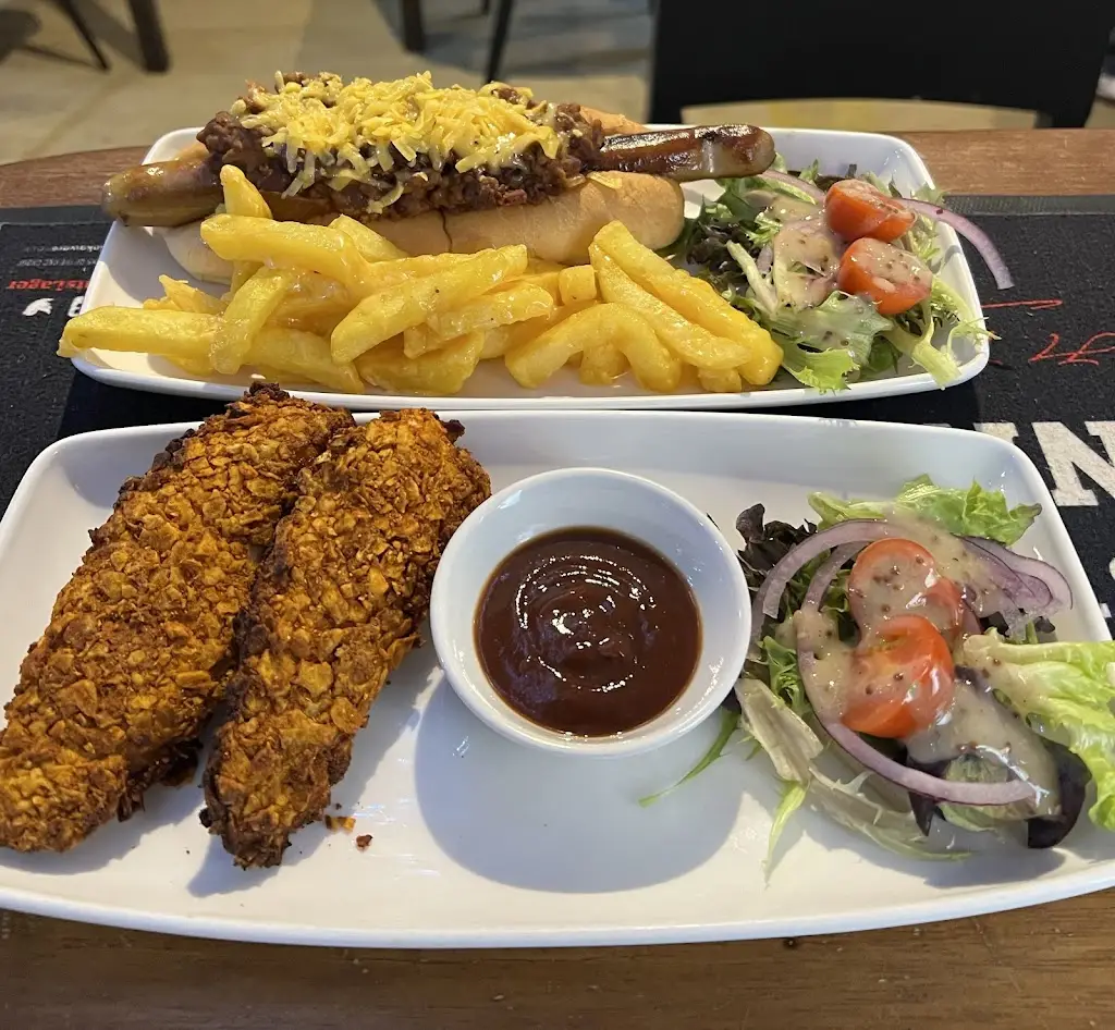 The Kinloch Bar_Campbeltown_slider_image_2