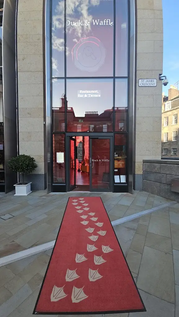 Ken W_Duck & Waffle_City of Edinburgh_review