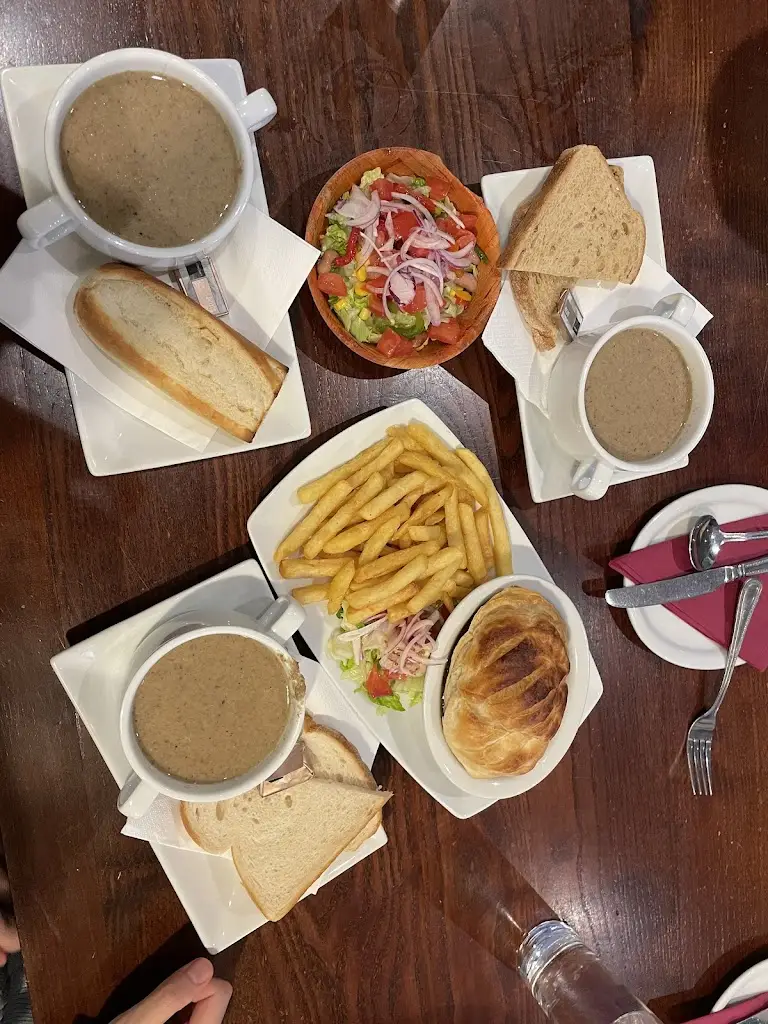 emi Hoshikawa_The Grog & Gruel_Caol_review