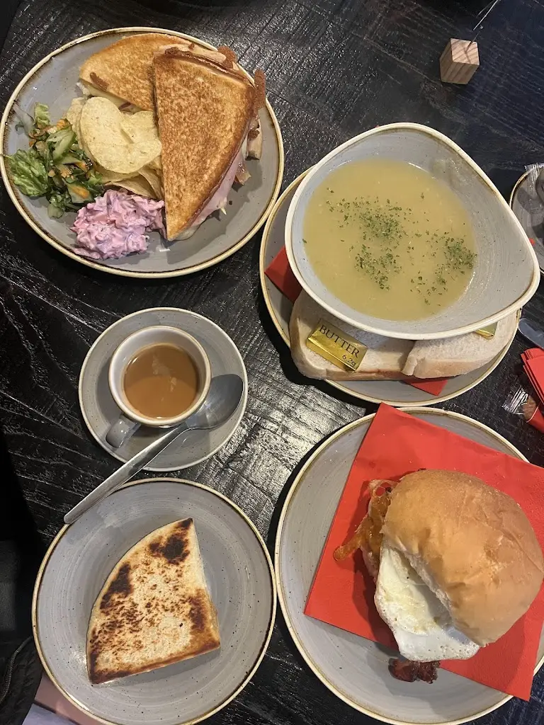 Fruitbunnii_Campbell's Café & Takeaway_Caol_review