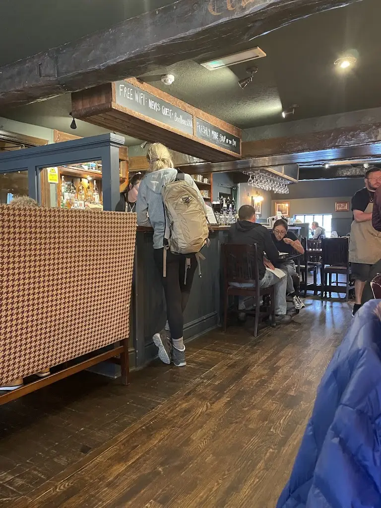 Darryl Osborne_Ben Nevis Bar_Caol_review