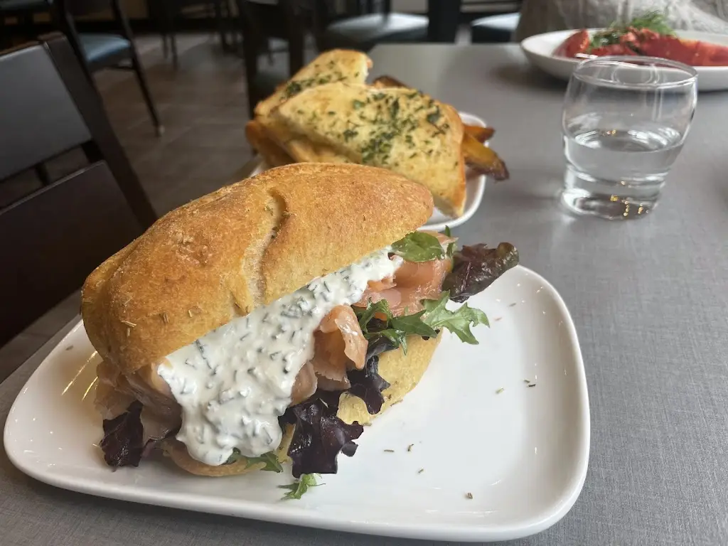 M T Hewitt_Lochleven Seafood Café_Caol_review