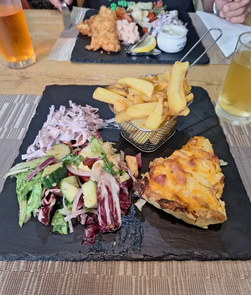 Renata Bruyniks_Rosava's_Castle Douglas_review