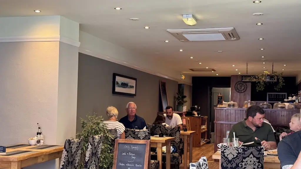 Dermot Griffin_Rosava's_Castle Douglas_review