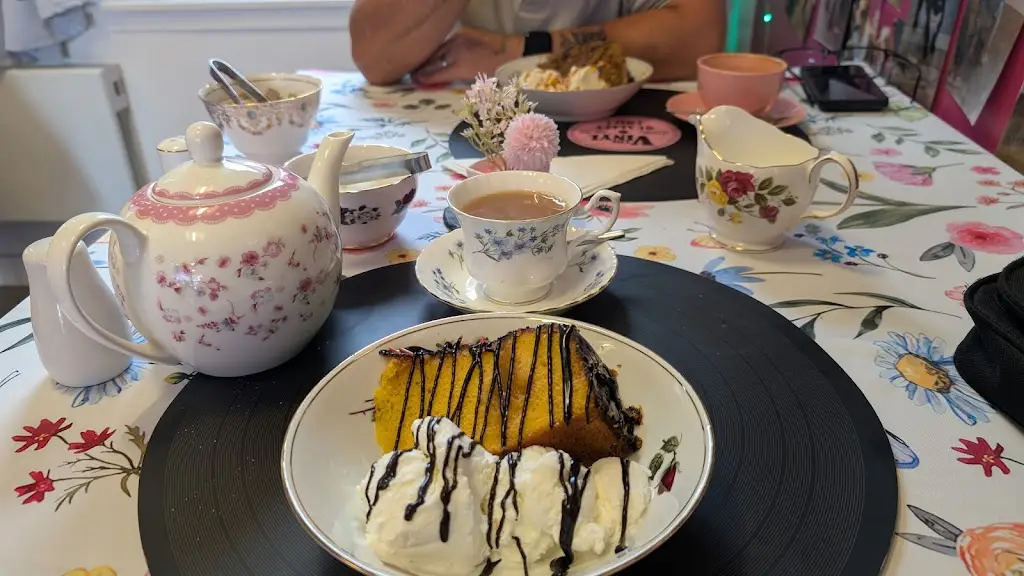 Deanne Ingram_Creative Gifts Wee Tea Room_Castle Douglas_review