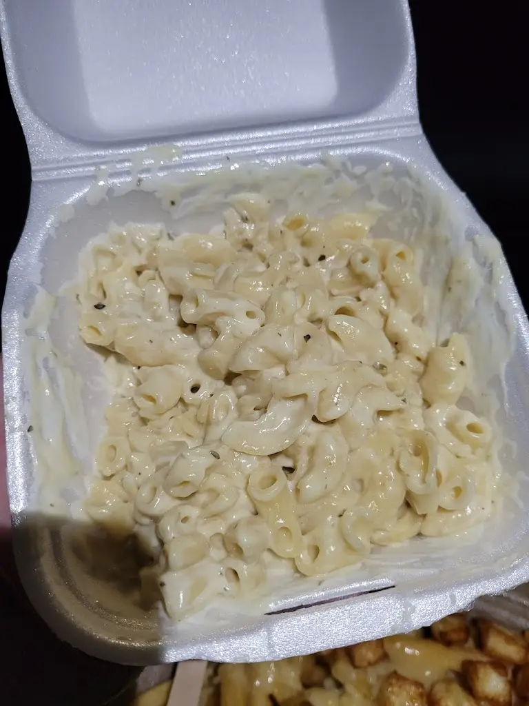 Phoebe McNeil_Dirty Dogs BBQ Motherwell_Carfin_review