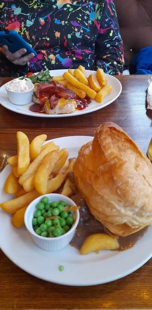 Caroline Parry_Besom Inn_Coldstream_review