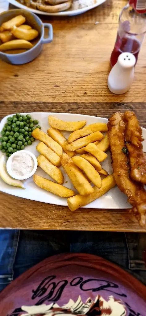 Thelxiepia Boag_The Seaglass Inn_Cockenzie_review