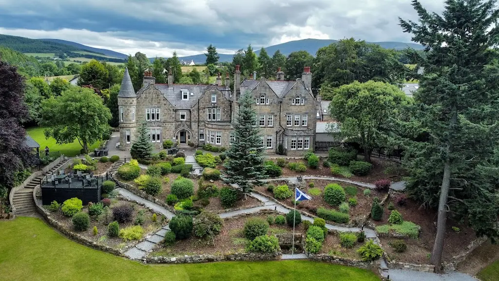 Dowans Hotel & Restaurant restaurante en Charlestown of Aberlour