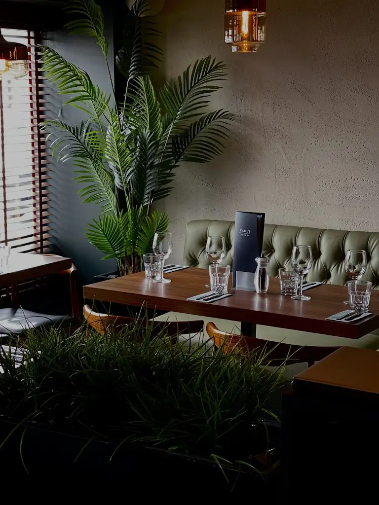 VAULT BAR & KITCHEN restaurant in Billington