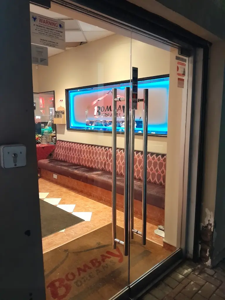 Christine Lewis_Bombay Dreams_Cumbernauld_review