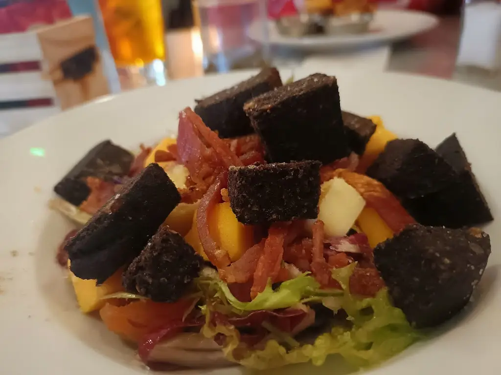 Peek aboo_McChristies Bar & Restaurant_Crosshouse_review