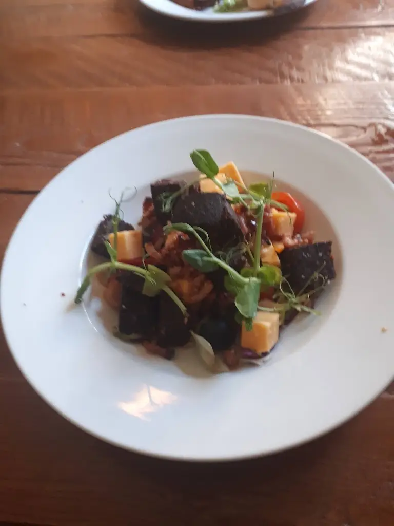 Steve “Fawnsy” Fawns_McChristies & The Portland Arms_Crosshouse_review