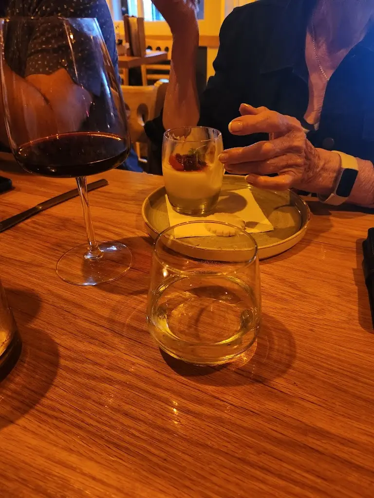 P RD_Cochrane Inn_Crosshouse_review