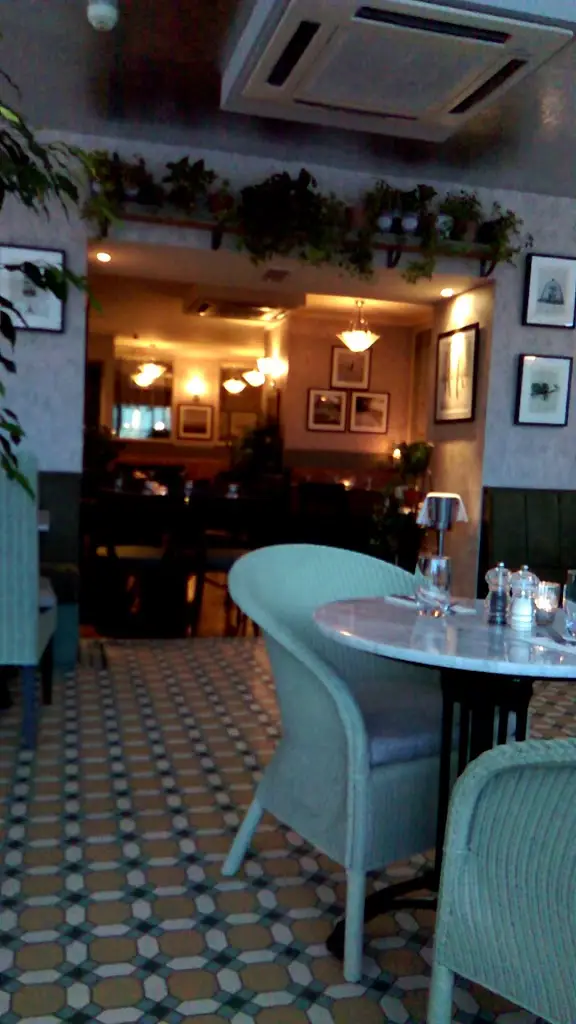 Cults Hotel restaurant in Cults